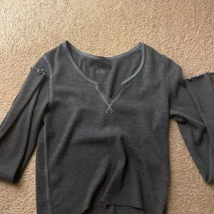American Eagle V-Cut neckline long sleeve